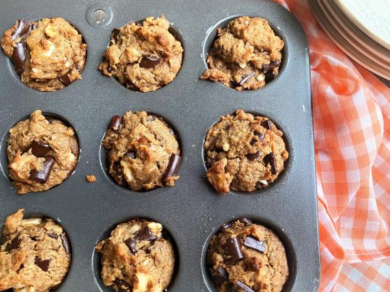 CHUNKY MONKEY MINI MUFFINS These Muffins are a guiltless snack with a handful of pure ingredients that are sure to satisfy the mid-afternoon craving or make for a great grab-and-go breakfast. | ANGELINA LARUE PHOTO