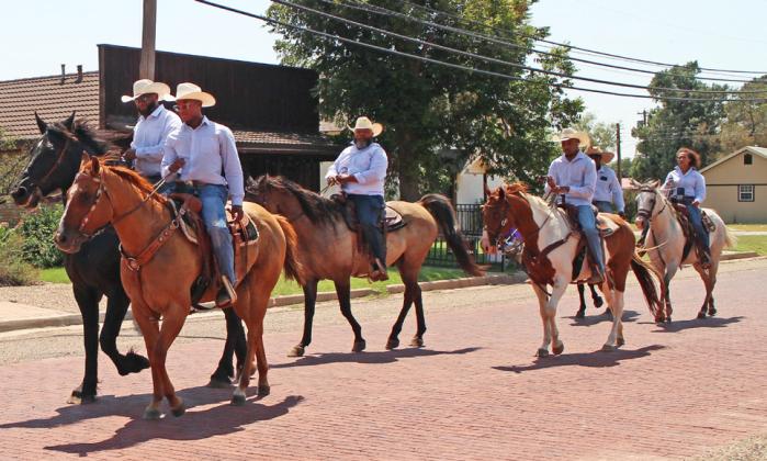 SPOTLIGHT ON RODEO PARADE
