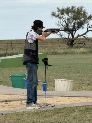 Destry Fox Shooting in handicap.