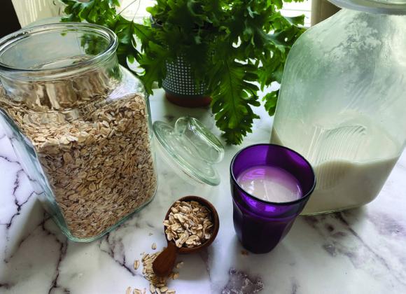 NATUREOATMILK This plant-based milk that you can make at home is a super simple process that offers the cleanest versions and are simply made with oatmeal and filtered water. | ANGELINA LARUE PHOTO