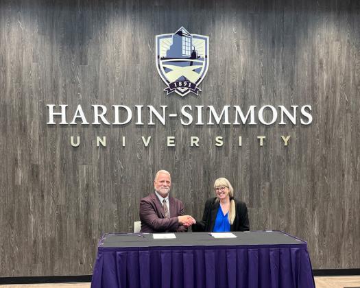 TRANSFER PATHWAY Dr. Christopher McNair, Hardin-Simmons provost and chief academic officer, and Stephanie Ducheneaux, Western Texas College vice president for academic affairs, met to establish a transfer pathway for WTC students pursuing four-year degrees. | COURTESY PHOTO