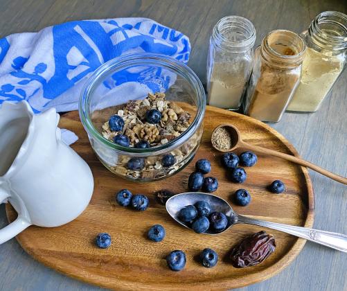 MUESLI IS A PERFECT MORNING SNACK with wholesome nutrition that fuels your day and supports your health. Homemade muesli is a delicious, natural alternative to sugary cereals and granola. Plus, making it yourself means you control what goes in, no added sugars or artificial ingredients. It’s super easy to prepare the night before, so you can grab it in the morning and enjoy a quick, satisfying meal on the go. | ANGELINA LARUE PHOTO