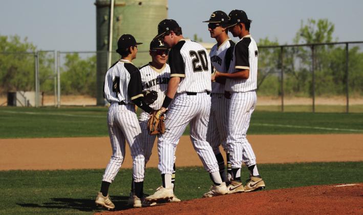Bold Gold wraps up baseball season against Morton