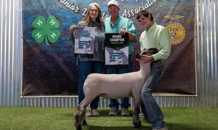 BREED CHAMPION MEDIUM WOOL LAMB RYLAN MORRIS
