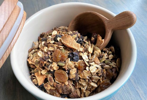 PEANUT BUTTER GRANOLA A calorie-dense body fuel. Granola is a fantastic snack or even a little dessert. | ANGELINA LARUE PHOTO