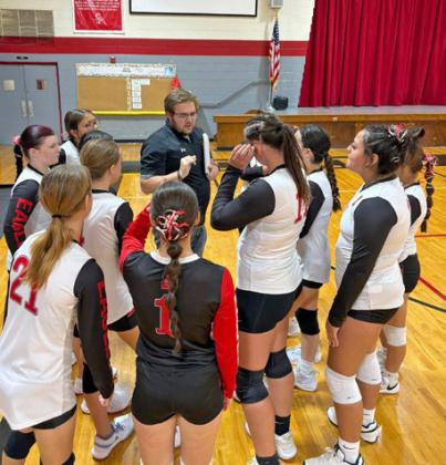 SOUTHLAND Volleyball Coach Jonathan Ingle gives direction to new volleyball team. | COURTESY PHOTO
