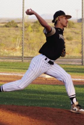 Bold Gold earns first district wins of season