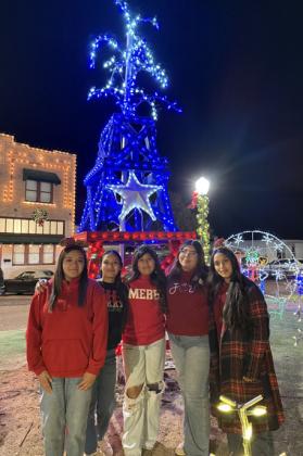 HOLIDAY LIGHTS At last Saturday’s Light Up Post celebration, Alexa Contreras, Breanna Contreras, Sophia Contreras, Yessenia Saucedo and Madison Contreras showed their Christmas spirit. | POST DISPATCH