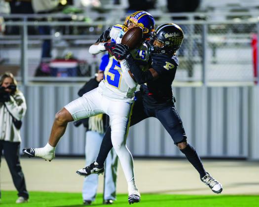 SEMI-FINAL VICTORY A close game between the Post Antelopes and the Sunray Bobcats last Friday, November 29, resulted in a Bold Gold win 34-31. | RON FRANCIS PHOTO