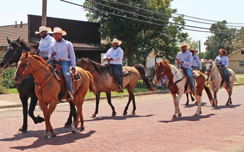SPOTLIGHT ON RODEO PARADE
