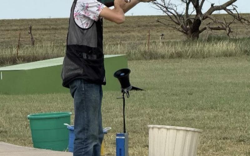 Destry Fox Shooting in handicap.