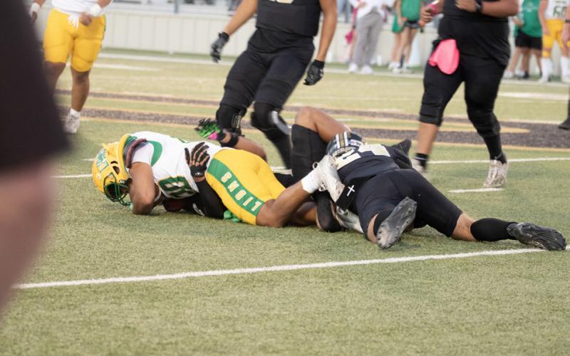 POST PREPARES FOR OLTON “We will keep marching forward and stay focused on the fact that we will eventually become whole again, and our best football is yet to come,” said Post Bold Gold Head Coach Wright. | YOSELINE ESPARZA PHOTOS
