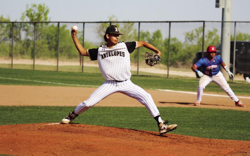 Bold Gold wraps up baseball season against Morton