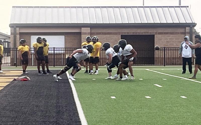 SCRIMMAGE Bold Gold held an intra-squad scrimmage Aug. 8. | STAFF PHOTO