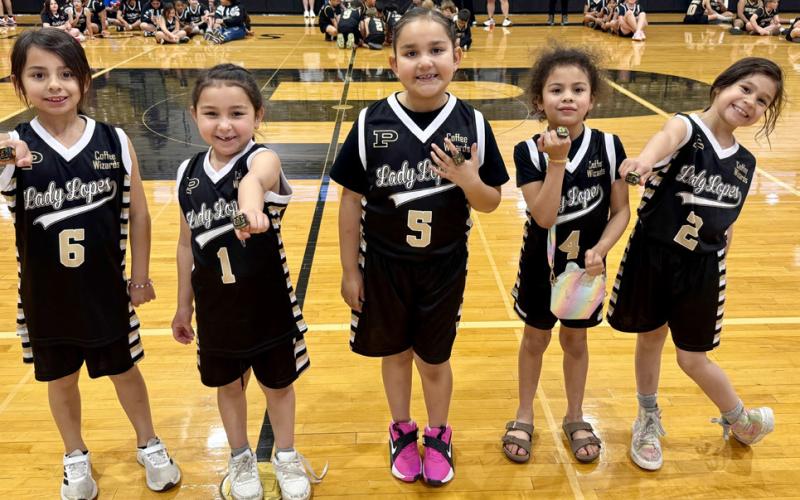 Grades 1-2 girls coached by Martin Garcia
