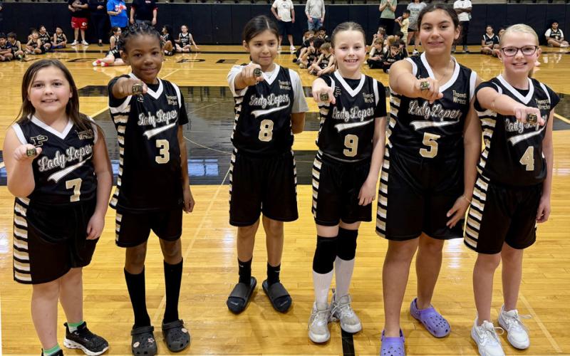 Grades 3-4 girls coached by Aracely and Keila