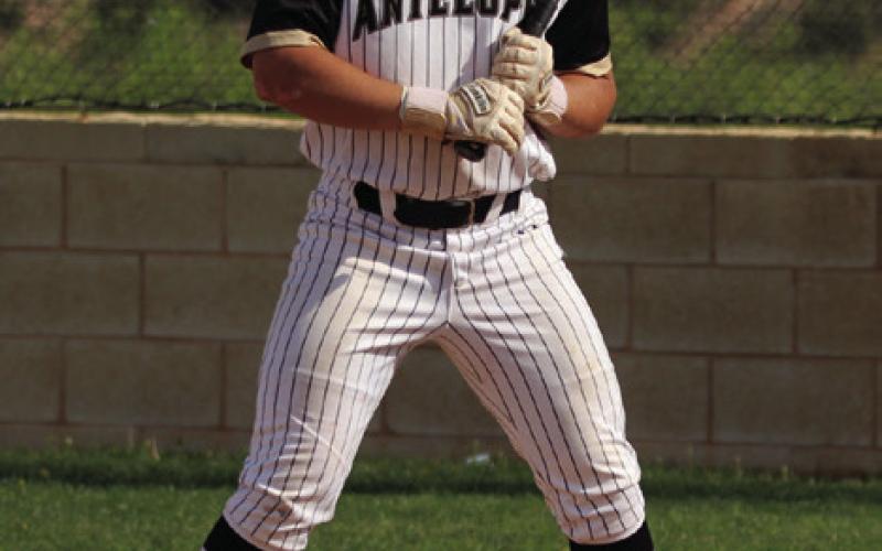 Morton Indians sweep Antelopes to end season