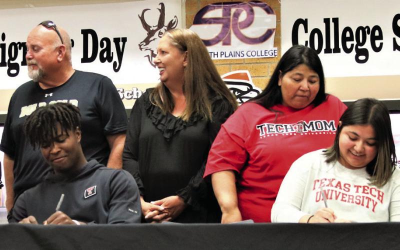 Haley Perez, Isaiah Crawford and Nadia Soto Photo by Abigail Rodriguez