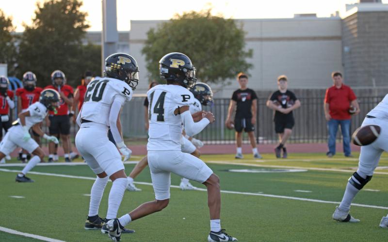 BOLD GOLD Post Antelopes continue their winning streak against Seagraves. | YOSELINE ESPARZA PHOTO