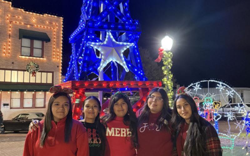 HOLIDAY LIGHTS At last Saturday’s Light Up Post celebration, Alexa Contreras, Breanna Contreras, Sophia Contreras, Yessenia Saucedo and Madison Contreras showed their Christmas spirit. | POST DISPATCH