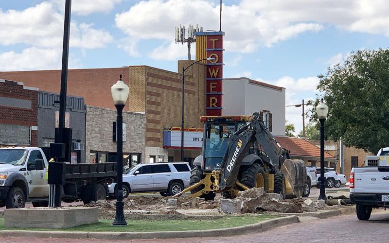 DOWNTOWN DEMOLITION The City of Post has begun deconstruction in the median on East Main Street for the placement of the Rotary Centennial Clock. The revitalization project is projected to “look good” by Light Up Post, Dec. 6, whether the clock is placed or not. | STAFF PHOTO