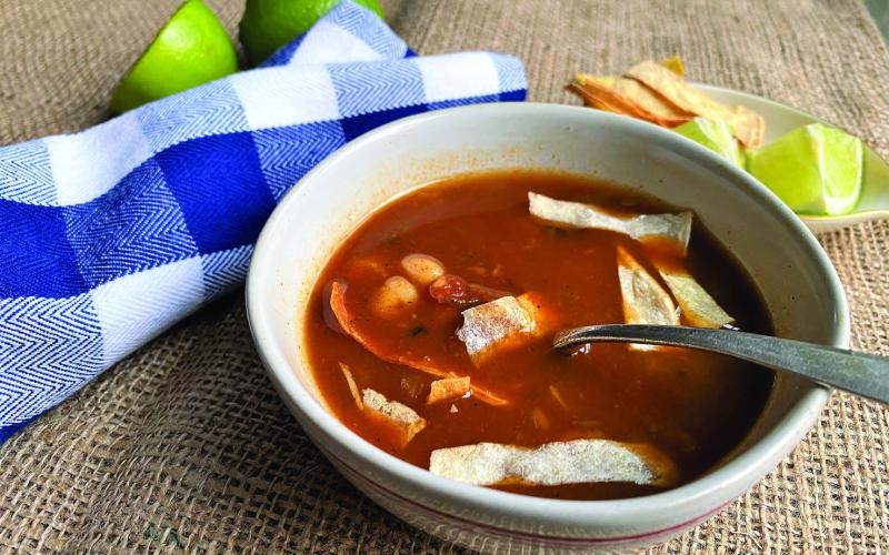 Pozole con pollo-Mexican chicken soup