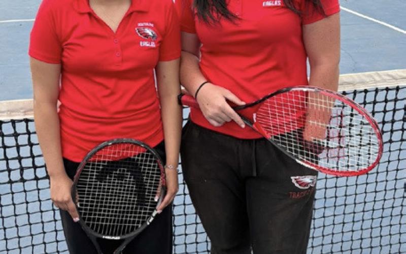 Eagles, Lady Eagles shine at district tennis