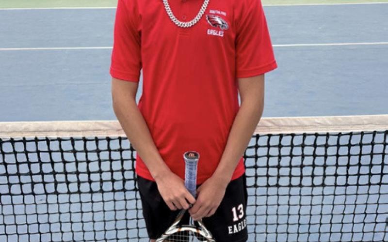 Eagles, Lady Eagles shine at district tennis