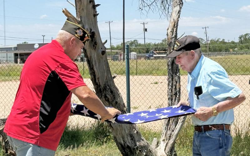VFW holds ceremony for retired flags
