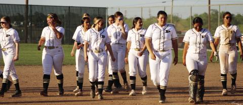Lady Lopes recognize three seniors on senior night