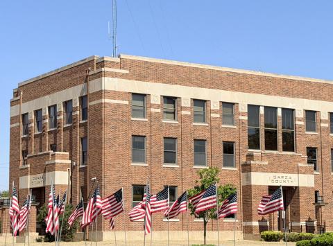 COURTHOUSE TRIBUTE