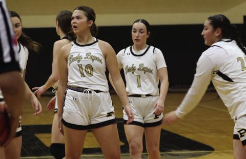 Antelopes sweep Jackrabbits for second District win