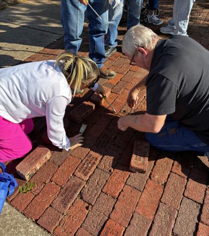 HONORING MEMORIES Community members and families gathered Sept. 10 at Centennial Plaza at the Garza County Courthouse in Post for the Post Area Chamber of Commerce’s latest Memorial Brick installation ceremony. SEE SPOTLIGHT, PAGE 8 | COURTESY PHOTO