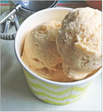 NON-DAIRY PEACH ICE CREAM has a natural sweet, subtle flavor that comes from fresh peaches. The oat milk used provides a creamy texture that closely resembles traditional dairy ice cream, ensuring each scoop is smooth and indulgent. Its gentle taste allows the vibrant peach flavor to stand out, resulting in a perfectly balanced and delicious dessert. Opting for oat milk-based peach ice cream means enjoying a rich treat that’s both satisfying and wholesome! | ANGELINA LARUE PHOTO