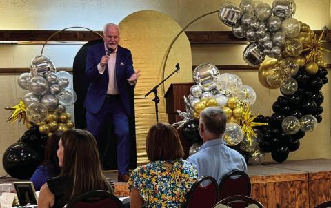 AUSPICIOUS SPEECH Kurt Keiser of Lubbock was the special speaker during the Post Area Chamber of Commerce banquet. Keiser has mastered the science of sharing advice shared with humor. | PAUL GIBSON PHOTO