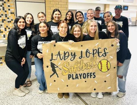 PLAYOFF BOUND The Post Lady Lopes softball team was sent off in style ahead of their bi-district playoff matchup, with students and staff lining up to show their support as the team departed. | COURTESY PHOTO