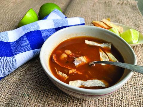 Pozole con pollo-Mexican chicken soup