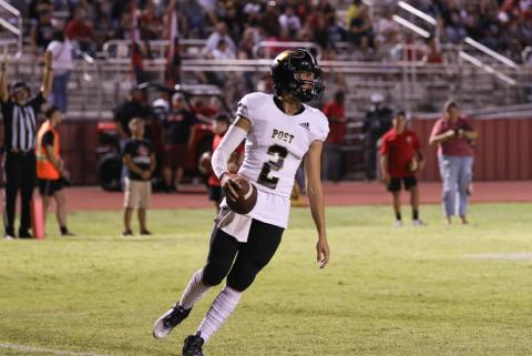 Senior Quarter Back Cruz Navarro scores a touchdown on a quarterback keeper, taking the Bold Gold to within two points of the Cubs. A failed PAT kept the Antelopes at 18 to 20. ABIGAIL RODRIQUEZ PHOTO