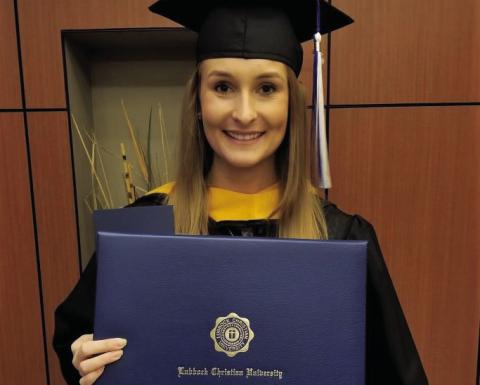 Kelbie Oden Mason received her master’s degree in School Counseling from Lubbock Christian University Saturday, Dec. 10. She will be starting LCU in January 2023 to get her LPC license to further her education. Photo Provided