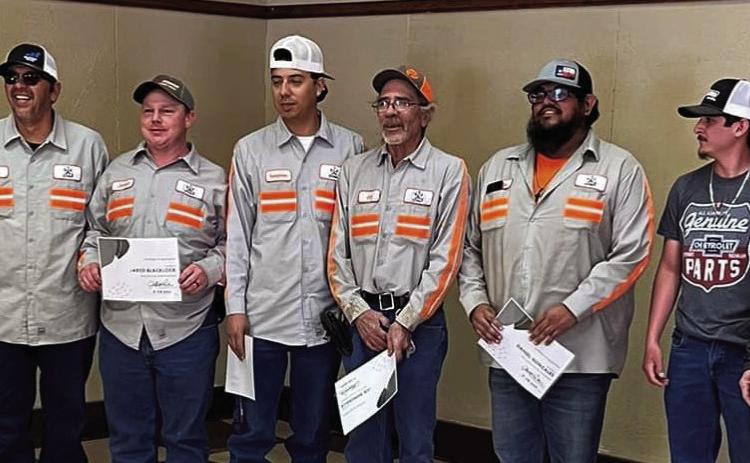 City Manager Rhett Parker presented service certificates to employees who worked on the project Sam Bocanegra, Jared Blacklock, Solomon Abraham, Joe Menchaca, Daniel Gonzales, Andrew Quintana, and Eddie Pitts. Staff Photo