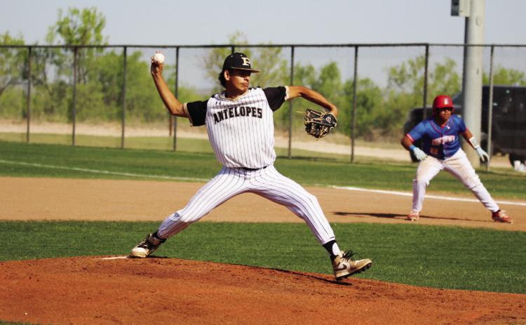 Bold Gold wraps up baseball season against Morton