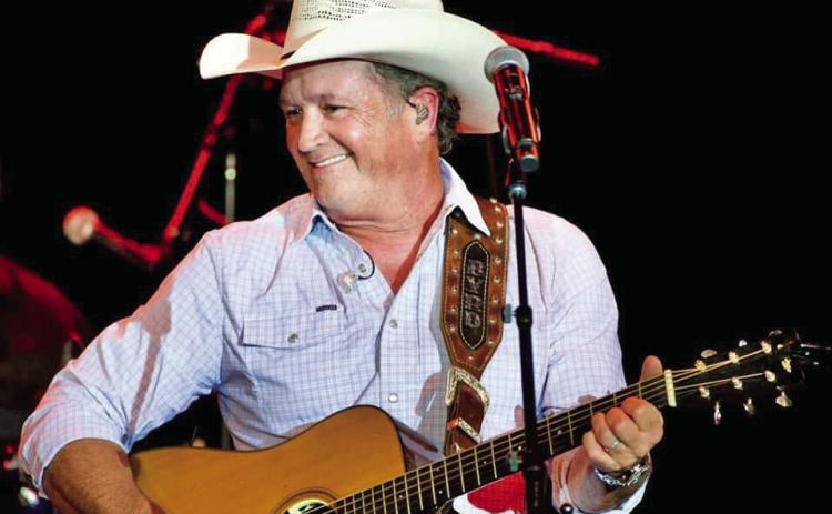 AT COYOTE STORE Multi-platinumcountrymusicrecordingartistTracyByrdwillappearatTheCoyoteStoreJune1inGail.Ofhissingles,two have topped the Billboard country singles charts:“Holdin’Heaven”in 1993 and“Ten Rounds with Jose Cuervo”in 2002. | COURTESY PHOTO