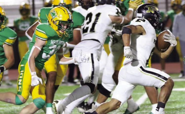 ANTELOPES FALL Senior Colin Carson, #21 blocks for Junior Running Back Ian Vergara, #6, during he Bold Gold Antelopes season finale. | ABIGAIL RODRIGUEZ PHOTO